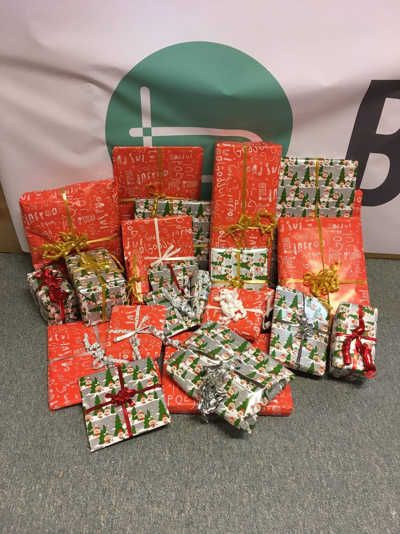 Pakkekalender 24 stk (verdi 1199-1299,-) velg selv alder og kjønn